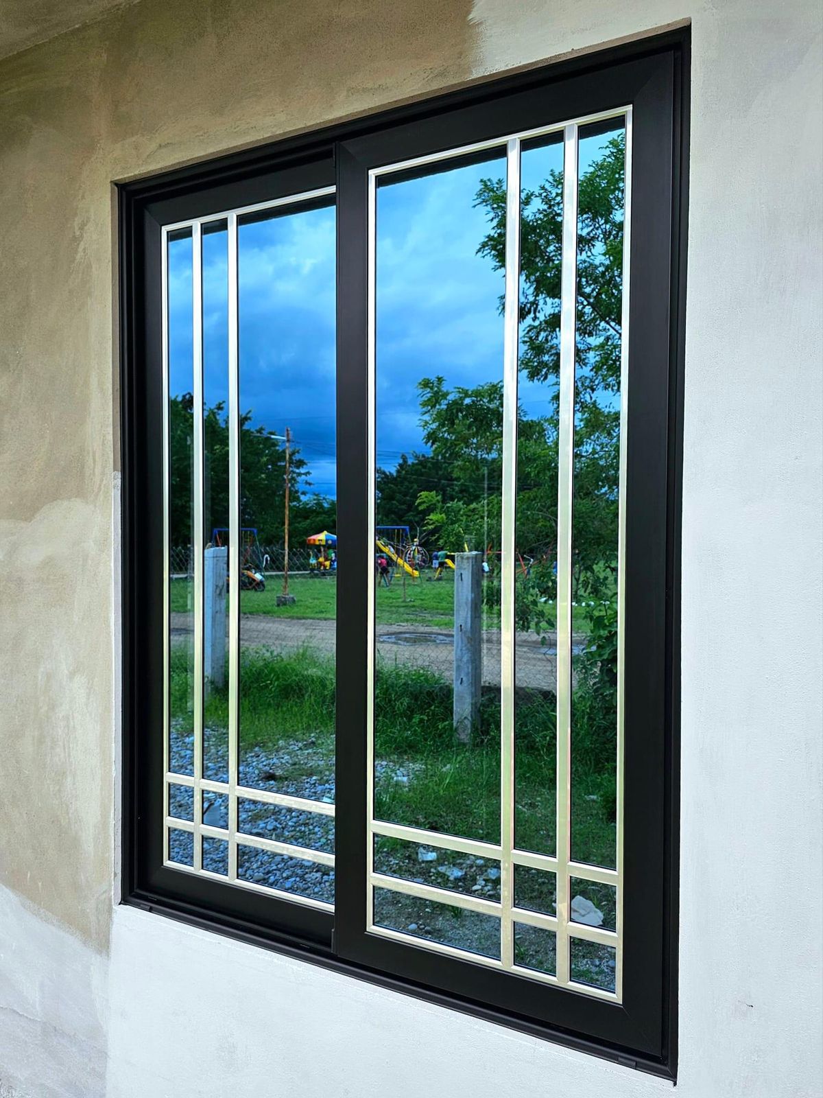 Ventana de Aluminio Negro